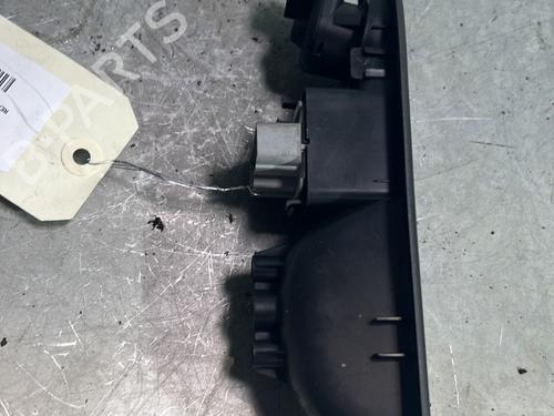 left-front-window-switch-renault-twingo-ii-cn0_-2007-26893304 main image