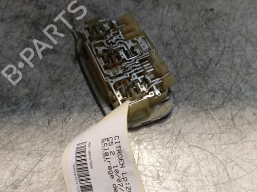Plafonier Plafonier CITROËN C5 III (RD_) 1.6 HDi 110 (RD9HZC) (109 hp) 21709077 21709077