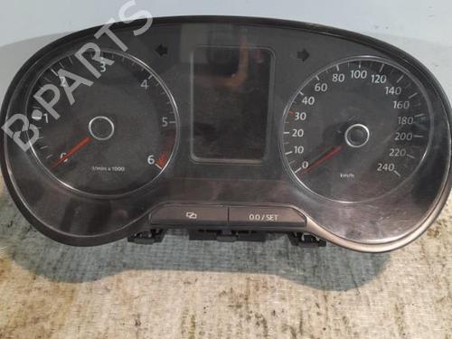 Used Instrument cluster Instrument cluster VW POLO V (6R1, 6C1) 1.6 TDI (90 hp) 21713868 21713868