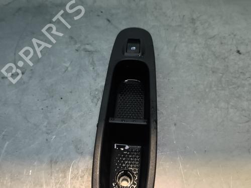 Used Right front window switch FIAT PUNTO EVO (199_) 1.3 D Multijet (199AXC1A, 199BXC1A, 199AXT1A, 199BXT1A) (75 hp) 30552942