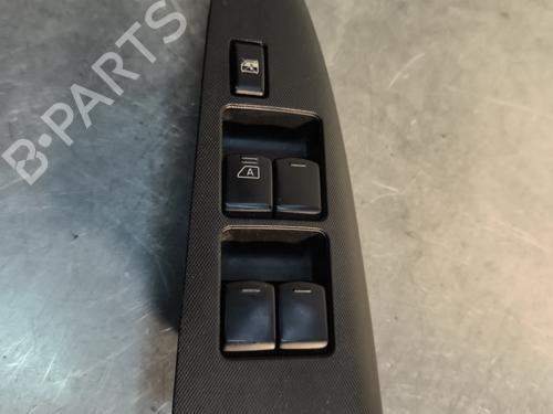 Used Left front window switch NISSAN NOTE (E11, NE11) 1.5 dCi (86 hp) 30491607
