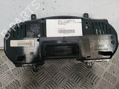 Used Instrument cluster SEAT ALTEA (5P1) 1.9 TDI (105 hp) 21698032