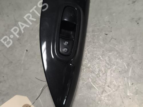 Used Right front window switch NISSAN JUKE (F15) 1.6 (117 hp) 26213689