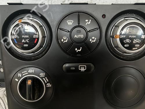 Climate control SUZUKI GRAND VITARA II (JT, TE, TD) 1.9 DDiS All-wheel Drive (JT419, TD44, JB419WD, JB419XD,... | BP21719216I5 