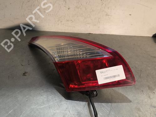 Feu de coffre gauche RENAULT MEGANE III Hatchback (BZ0/1_, B3_) 1.5 dCi (BZ09, BZ0D, BZ1W, BZ29, BZ14) (110 hp) 32994307