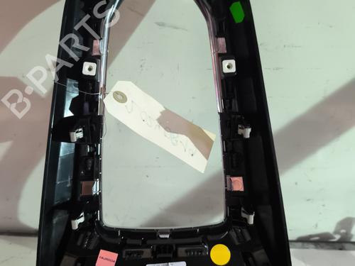 Middle console PEUGEOT 308 SW II (LC_, LJ_, LR_, LX_, L4_) 1.2 THP 130 | BP23852067I22 