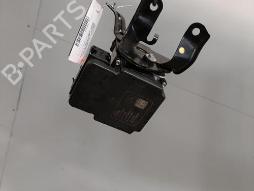 Used ABS pump TOYOTA YARIS (_P13_) 1.5 (NSP131_) (112 hp) 28048214