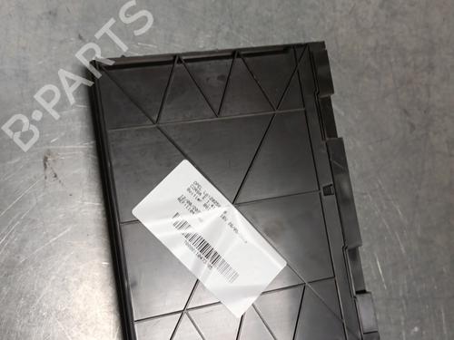 Used Fuse box Fuse box OPEL CORSA E (X15) 1.4 (08, 68) (90 hp) 28165463 28165463