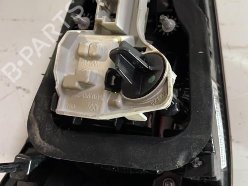 right-tailgate-light-vw-golf-vii-5g1-bq1-be1-be2-2012-2013-2014-2015-2016-2017-2018-2019-2020-2021-23822833 main image