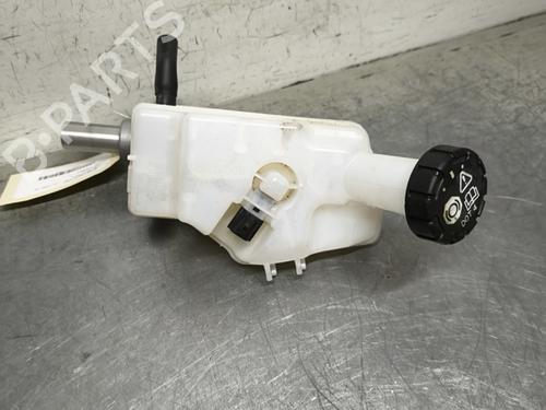 brake-master-cylinder-renault-clio-v-b7_-2019-30552761 main image