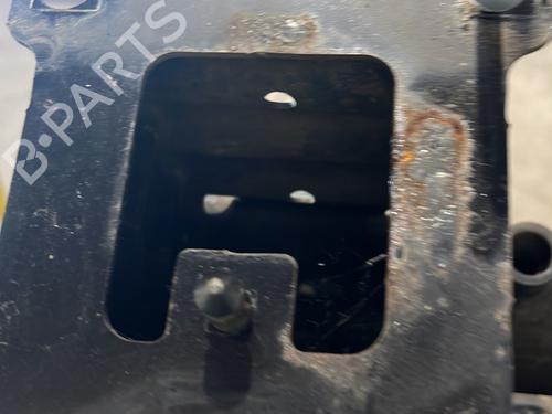Used Front bumper reinforcement Front bumper reinforcement 21696387 21696387