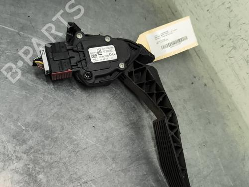 Pédale OPEL INSIGNIA A (G09) 2.0 CDTI (68) (131 hp) 31816285