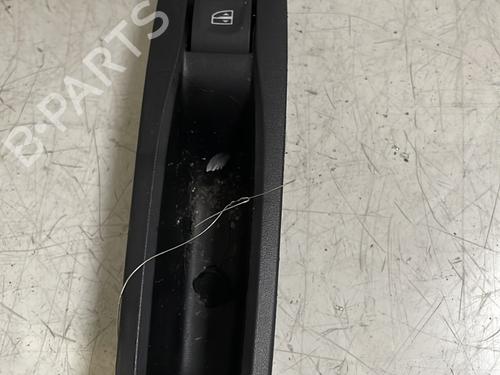 Used Left front window switch RENAULT MEGANE IV Hatchback (B9A/M/N_) 1.5 dCi 110 (B9A3) (110 hp) 24346684