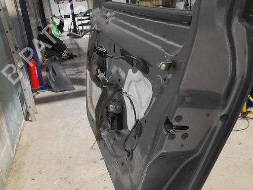 right-front-door-renault-megane-iii-hatchback-bz01_-b3_-2008-23823794 main image