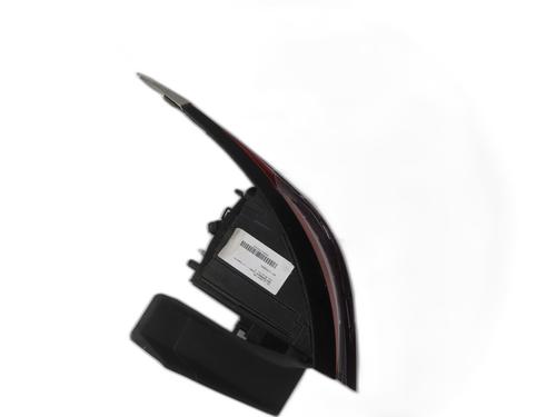 Used Right taillight Right taillight DS DS 3 / DS 3 CROSSBACK (UR_, UC_, UJ_) 1.2 PureTech 130 (URHNSS) (131 hp) 36512153 36512153