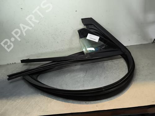 Vidro triangular frente esquerdo RENAULT SCÉNIC III (JZ0/1_) 1.5 dCi (JZ02, JZ0R) (95 hp) 31999960