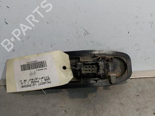 Used Right front window switch Right front window switch PEUGEOT 208 I (CA_, CC_) 1.4 HDi (68 hp) 21705158 21705158