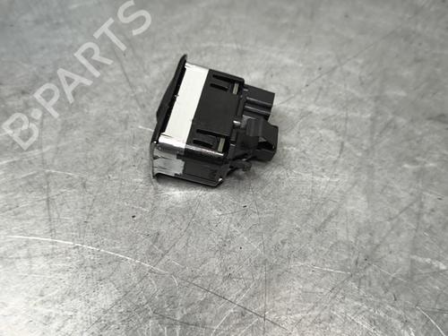 Used Right front window switch Right front window switch MERCEDES-BENZ B-CLASS Sports Tourer (W246, W242) B 180 CDI / d (246.212) (109 hp) 33051328 33051328