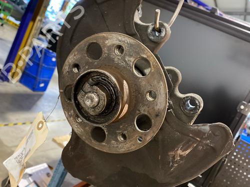 Used Right front steering knuckle Right front steering knuckle MERCEDES-BENZ CLK (C209) CLK 500 (209.375) (306 hp) 40539610 40539610