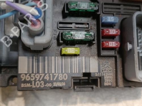 Used Fuse box Fuse box 28078547 28078547