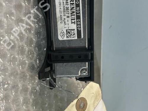 Used Camera Camera RENAULT TWINGO III (BCM_, BCA_) 0.9 TCe 90 (BCM9, BCM2) (90 hp) 21700542 21700542