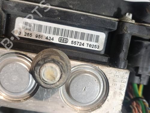 ABS pump CITROËN JUMPY II Van 1.6 HDi 90 8V | BP29304910M43  - Image 5