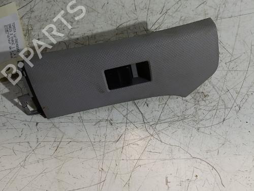 Right front window switch TOYOTA YARIS (_P9_) 1.4 D-4D (NLP90_, NLP90R) | BP21709895I26 