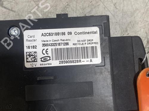 Used Card reader Card reader RENAULT ZOE (BFM_) ZOE (92 hp) 21718193 21718193
