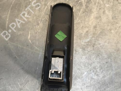 Used Right front window switch Right front window switch VW GOLF VI (5K1) 1.6 TDI (105 hp) 32996223 32996223