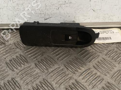 Used Left front window switch RENAULT SCÉNIC II (JM0/1_) 1.5 dCi (JM1E, JM16) (106 hp) 21697937