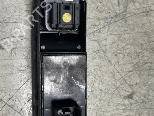 Used Left front window switch Left front window switch VW GOLF VI (5K1) 2.0 TDI (110 hp) 26028252 26028252