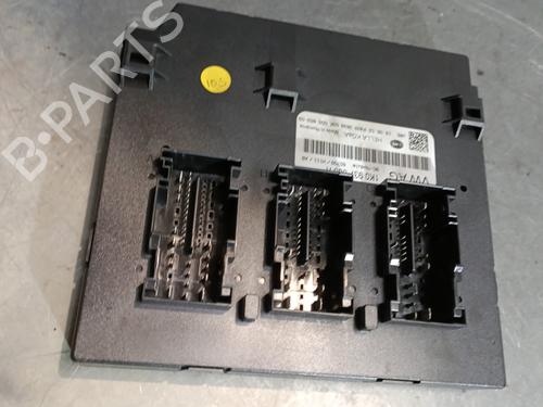 Used Fuse box Fuse box VW GOLF VI (5K1) 1.4 TSI (122 hp) 29082145 29082145