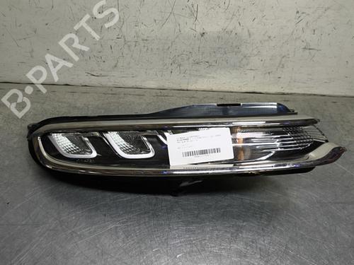 Used Right front indicator CITROËN C3 III (SX) 1.2 THP 110 (SXHNPS, SXHNZT, SXHNZ6) (110 hp) 31041608