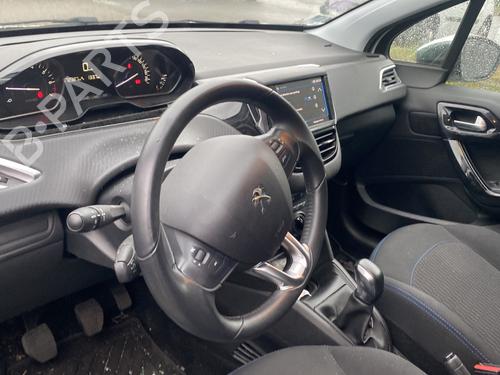 Brugte PEUGEOT 208 I (CA_, CC_) 1.2 VTI 82 (82 hp) 4254672
