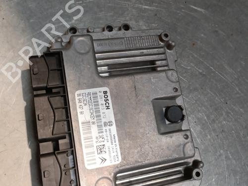 Used Engine control unit (ECU) Engine control unit (ECU) 28165974 28165974