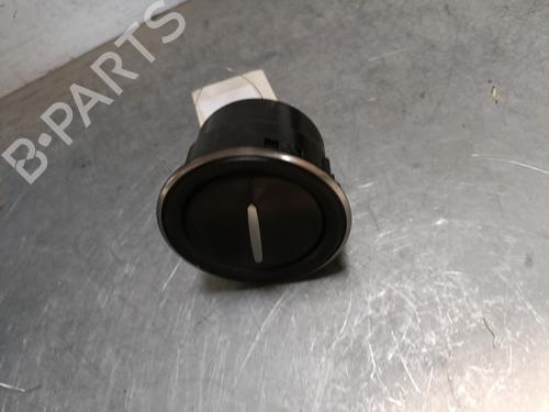 Used Air vent DACIA DUSTER (HM_) 1.5 dCi 115 4x4 (HMAD) (116 hp) 28077927