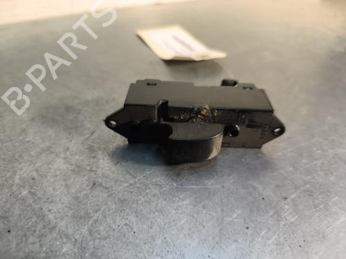 Used Right front window switch MITSUBISHI L200 / TRITON (KA_T, KB_T) 2.5 DI-D 4WD (KB4T) (136 hp) 29501366