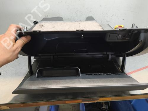 Used Glove box Glove box VW POLO V (6R1, 6C1) 1.4 TDI (75 hp) 32996238 32996238