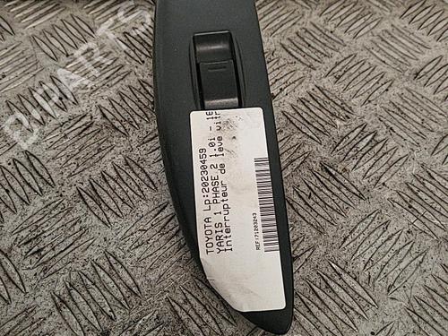Used Right front window switch Right front window switch TOYOTA YARIS (_P1_) 1.0 (SCP10_, SCP10R) (65 hp) 22033658 22033658