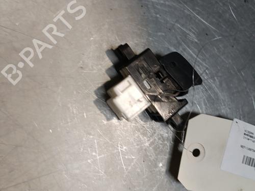 Used Right front window switch NISSAN X-TRAIL I (T30) 2.2 Di 4x4 (114 hp) 28077771