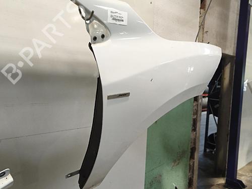 Used Right front fenders Right front fenders 38474646 38474646