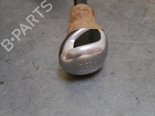 Used Shift knob Shift knob PEUGEOT 2008 I (CU_) 1.2 THP 130 / PureTech 130 (130 hp) 28444010 28444010