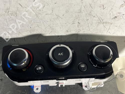 climate-control-renault-clio-iv-bh_-2012-2013-2014-2015-2016-2017-2018-2019-2020-2021-32996148 main image