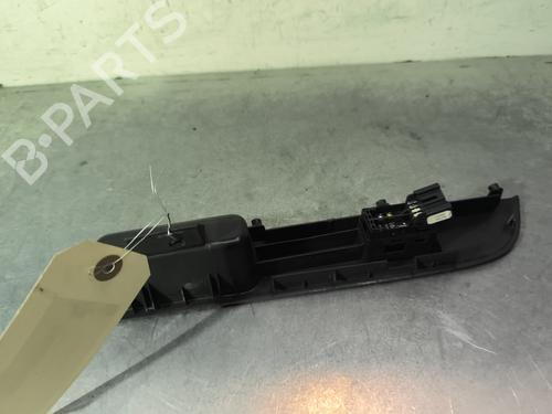 Used Right front window switch Right front window switch SUZUKI SWIFT III (MZ, EZ) 1.6 (RS416, RR 416, ZC31S) (125 hp) 29733085 29733085