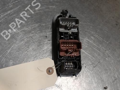right-front-window-switch-renault-clio-iii-br01-cr01-2005-2006-2007-2008-2009-2010-2011-2012-2013-2014-28442421 main image
