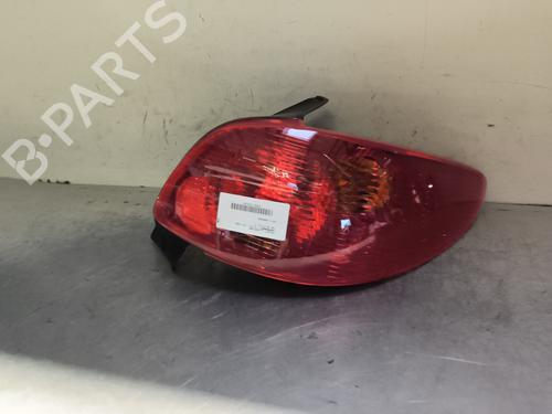 Højre baglygte PEUGEOT 206 Hatchback (2A/C) 1.4 HDi eco 70 (68 hp) 28443380