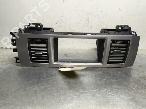Used Air vent Air vent JAGUAR XF I (X250) 3.0 D (241 hp) 33870192 33870192