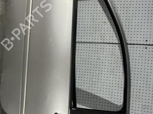 Dør venstre foran RENAULT TWINGO II (CN0_) 1.2 16V (CN04, CN0B) (75 hp) 21721602