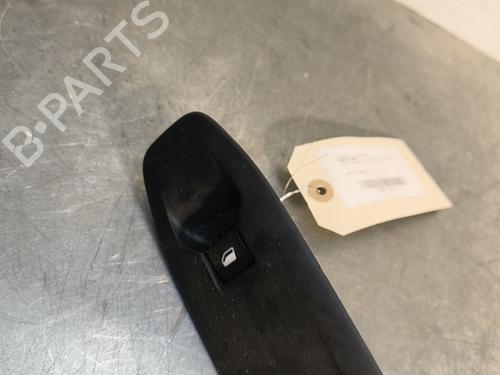 Interrupteur de vitre avant droite PEUGEOT 208 I (CA_, CC_) 1.6 HDi / BlueHDi 75 (75 hp) 29996949