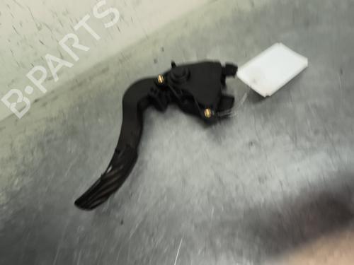 pedal-renault-megane-iv-hatchback-b9amn_-2015-33992152 main image